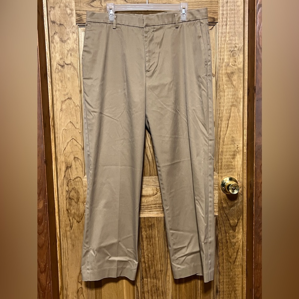 Dockers Classic Fit Khaki Casual Dress Pants Iron Free Mens Size 34X30
